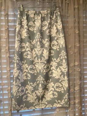 NUGGLES Women’s Medium Blue & White Classic Skirt